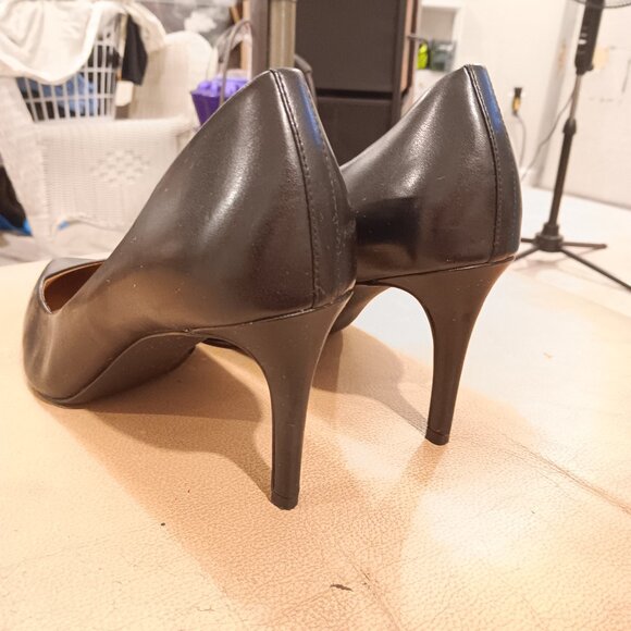 **14TH & UNION BLACK 3" PUMPS** - Picture 5 of 8